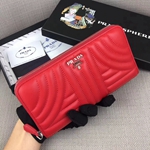 スーパーコピーブラダ財布